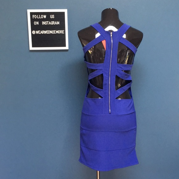 Cut Out Back Body Con Dress - Picture 3 of 6